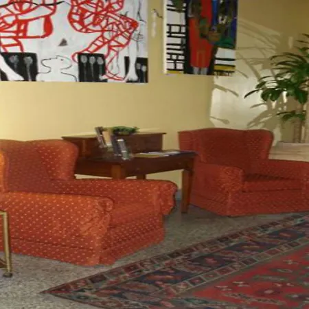 雷斯登塞酒店 3* 墨西拿