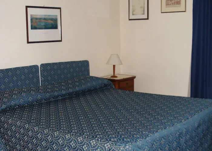 雷斯登塞酒店 墨西拿